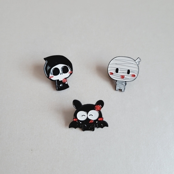 Halloween Pins Set - Picture 1 of 3